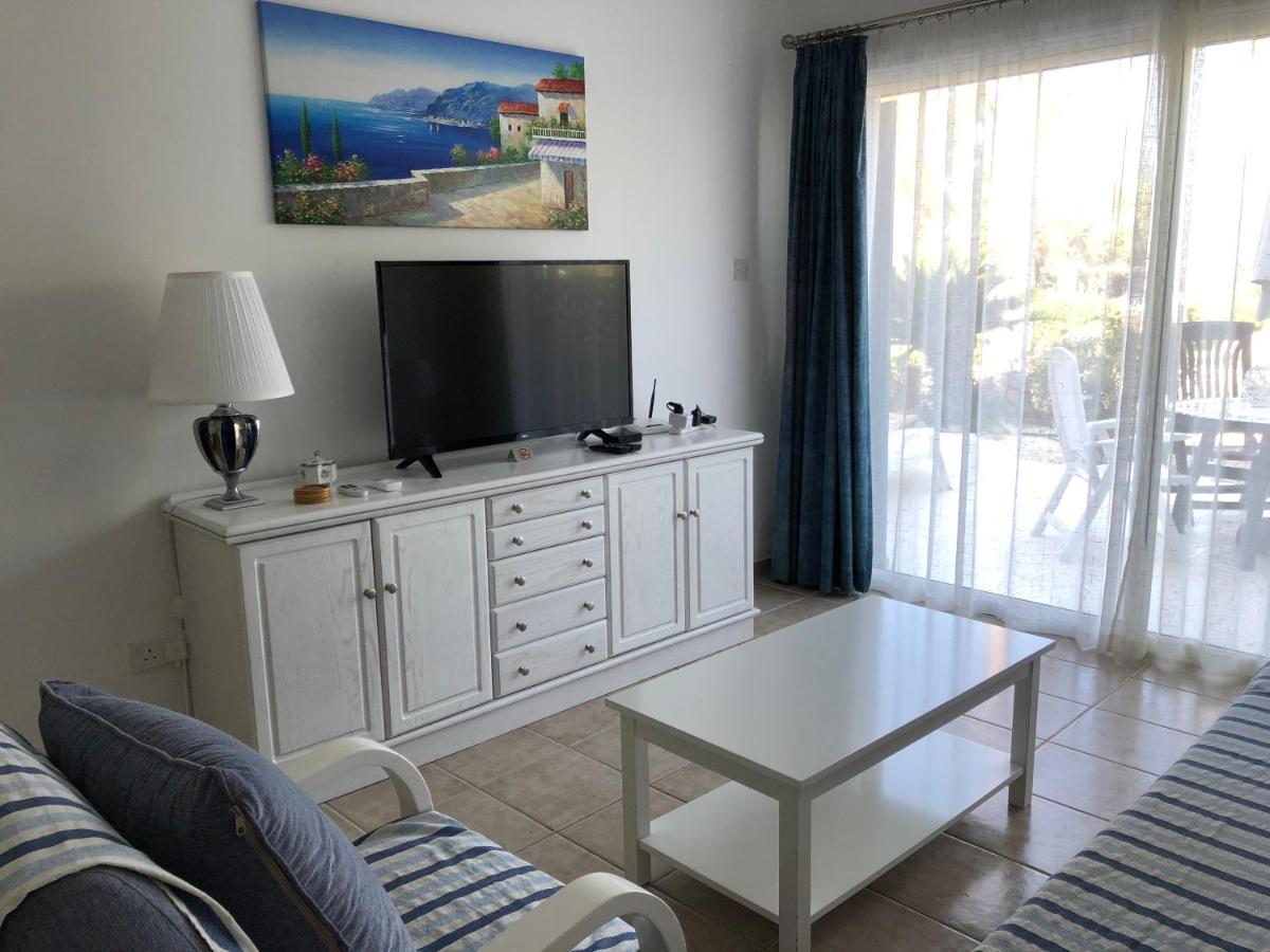 Kings Palace - Fabulous Pool-Side 2 Bed Apartment Paphos Exterior photo